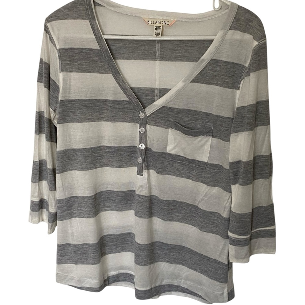 Billabong Henley 3/4 Sleeve Women’s size Small gray and white stripes V …